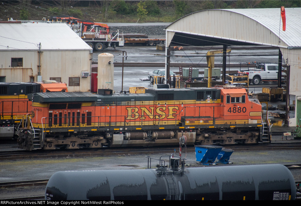 BNSF 4880
